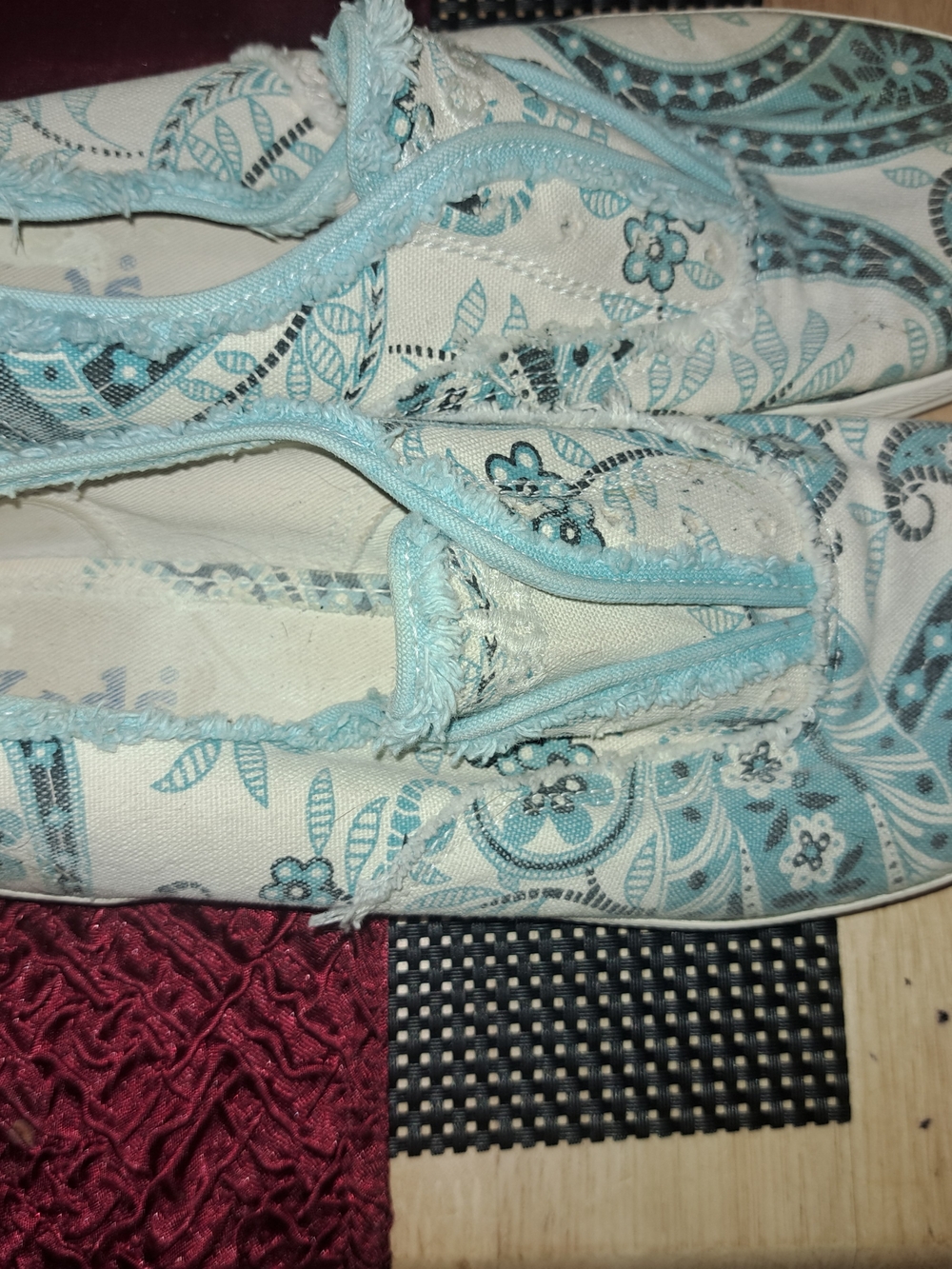 Keds Women's White and Light Blue Floral Slip-On Sneakers Sz 9